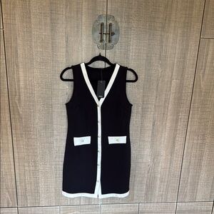 Saints 21 Sleeveless Button-Down‎ Dress